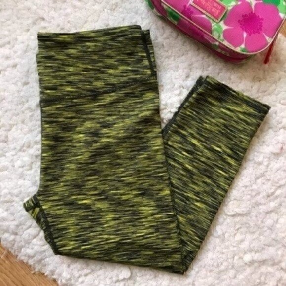 Fabletics: Heathered Salar Mid-Rise Capri Leggings - Picture 8 of 8